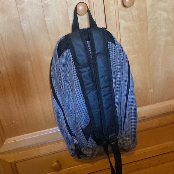 5/$25 NWOT grey mesh backpack. Trailmaker Equipment. - Picture 2 of 12